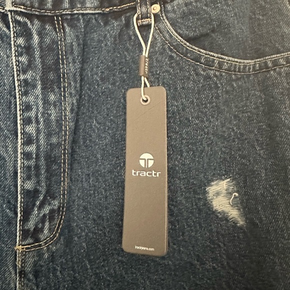 Tractr Women’s High Rise Weekender Mom Jean Distressed Indigo Size 8 NWT - Picture 9 of 10